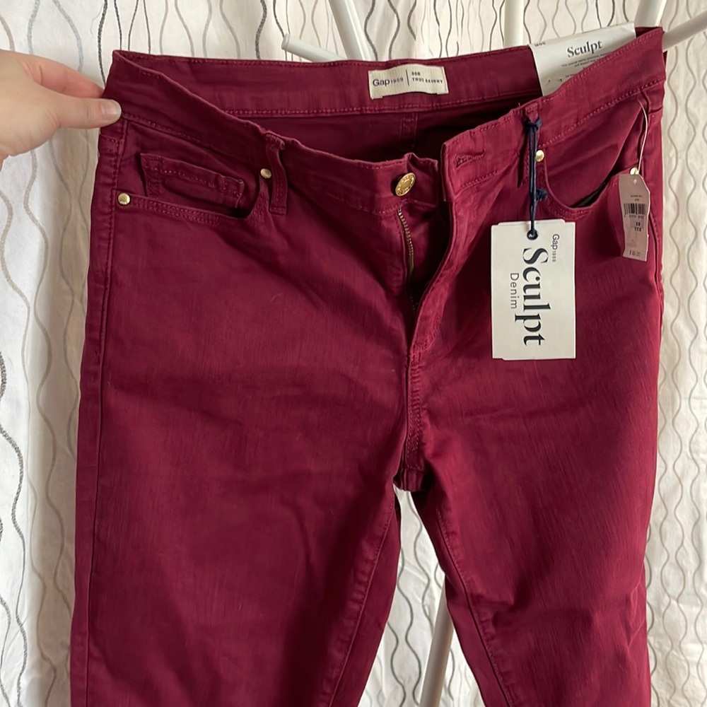 NWT Maroon Gap Sculpt jeans 30R